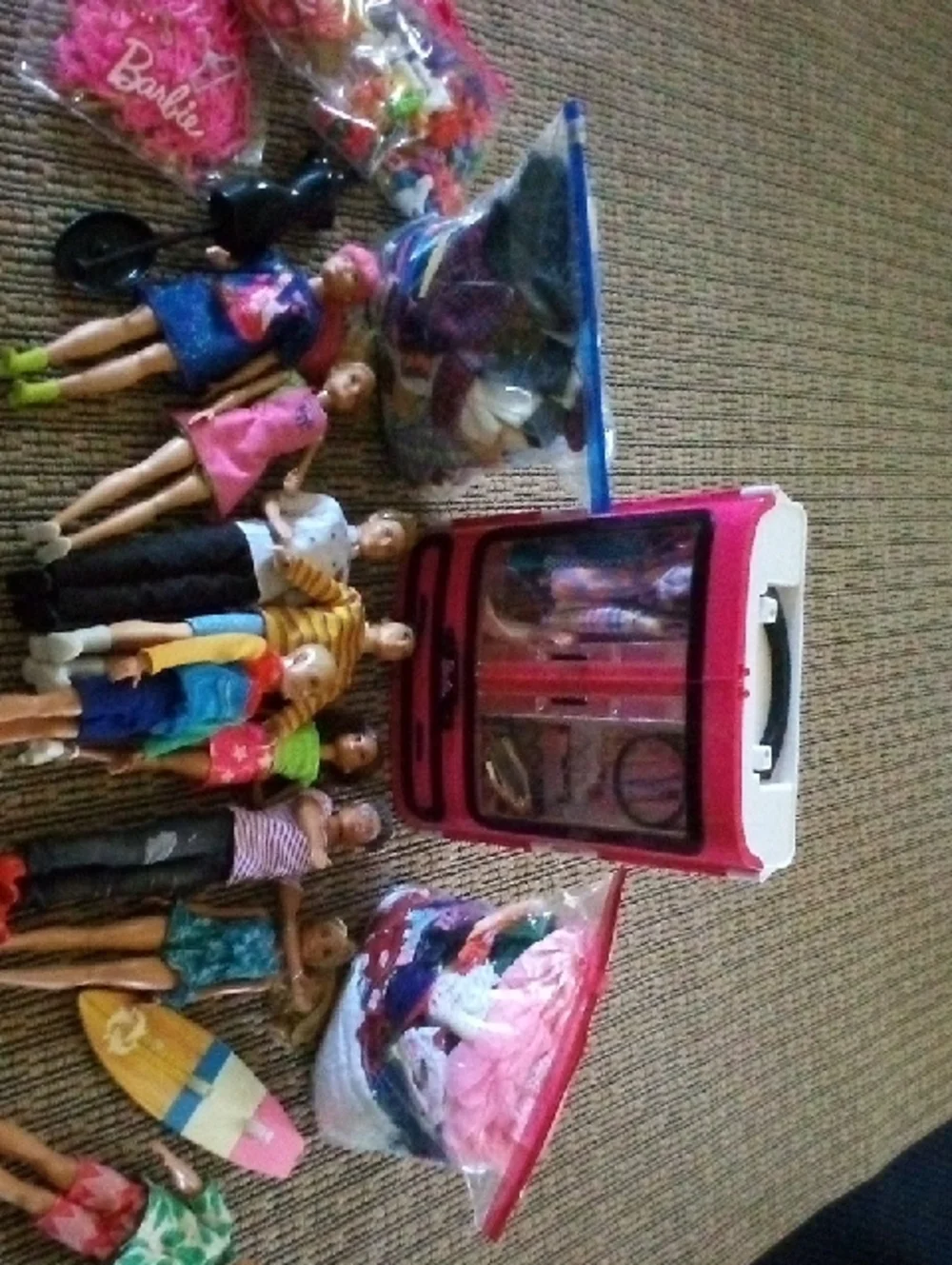 Barbie Travel Carry Case and Assorted Dolls - Pink and White